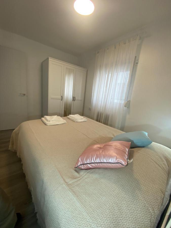 Piso Junto Al Hospital Macarena Apartment Sevilla Exterior foto
